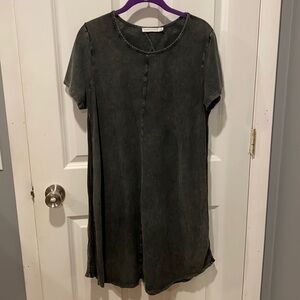 Paper Crane Keyhole Shirttail hem Dress EUC